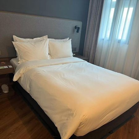 Holiday Inn Express Qingdao City Center By Ihg Zewnętrze zdjęcie