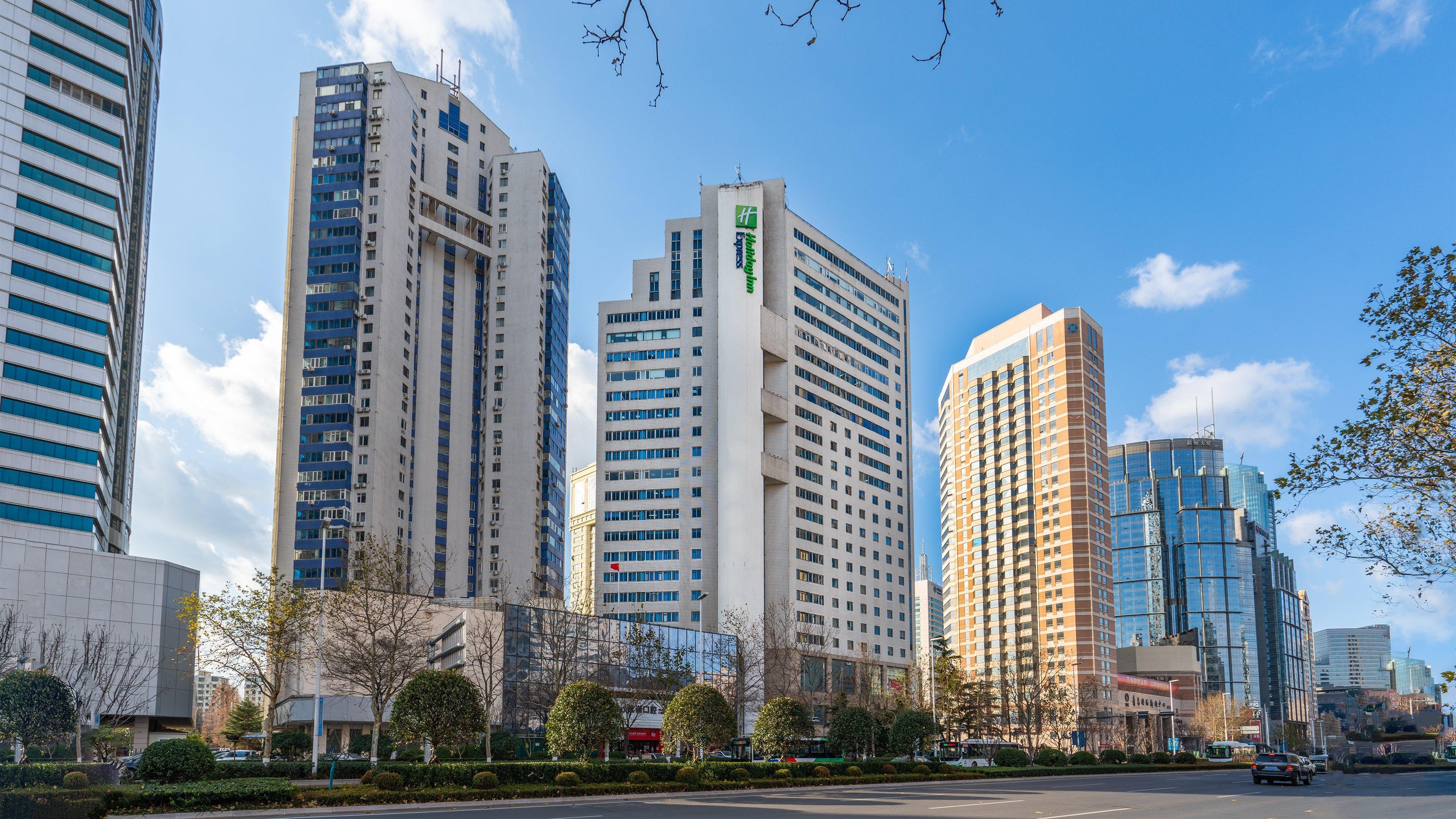 Holiday Inn Express Qingdao City Center By Ihg Zewnętrze zdjęcie