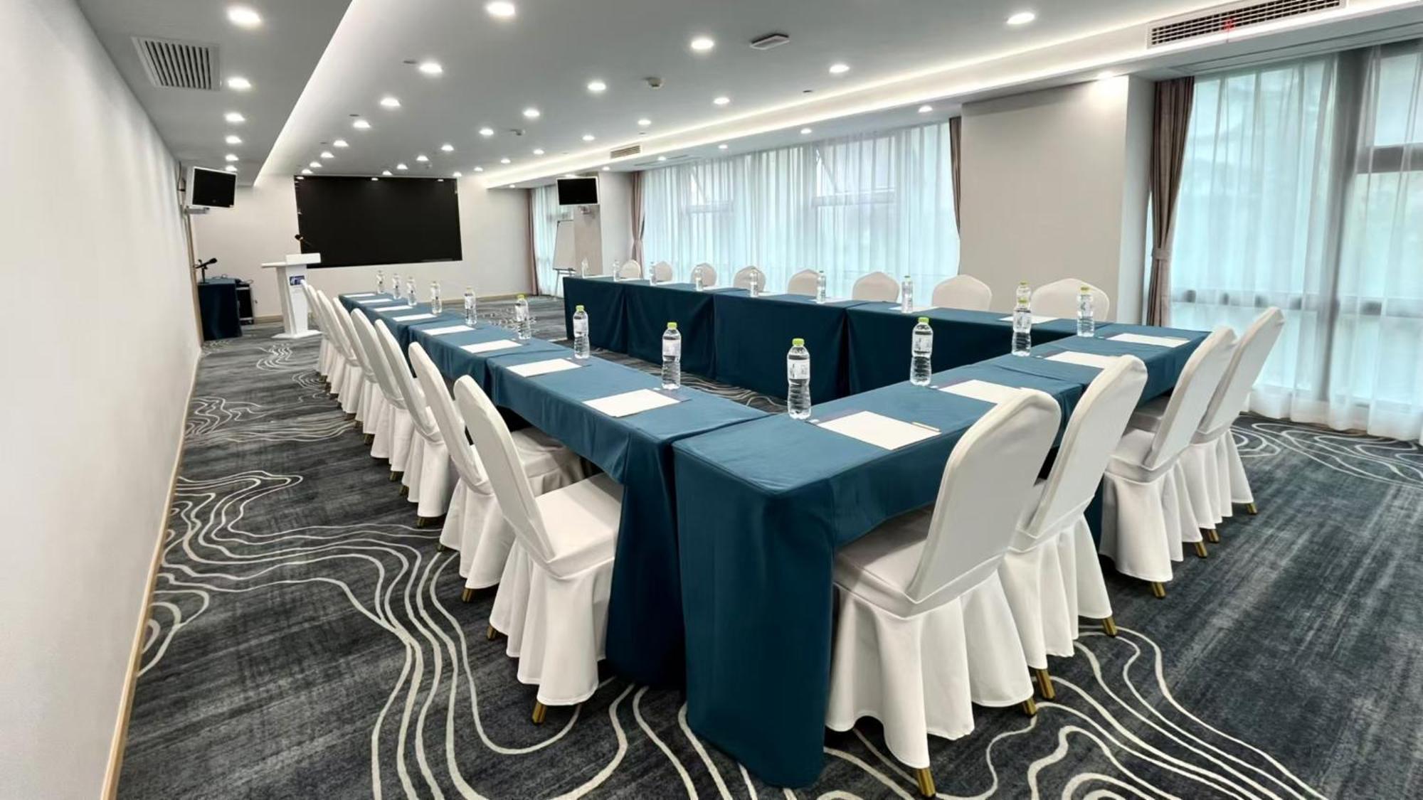 Holiday Inn Express Qingdao City Center By Ihg Zewnętrze zdjęcie